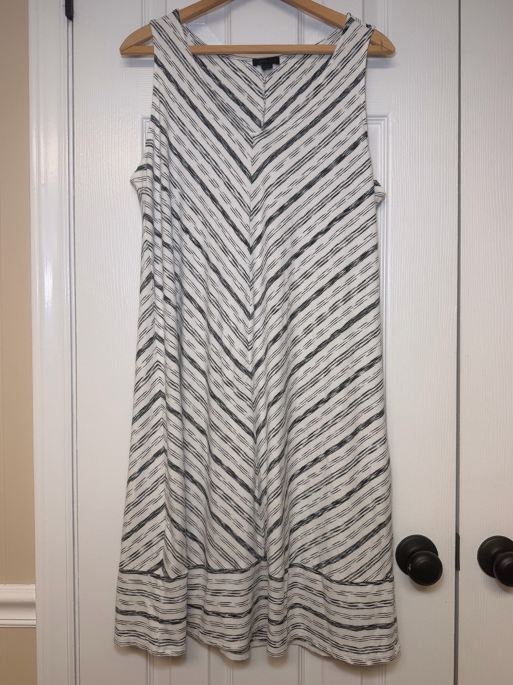 J.Jill Wearever Chevron Stripe Tank Dress MP Black‎ Ivory Jersey Knit